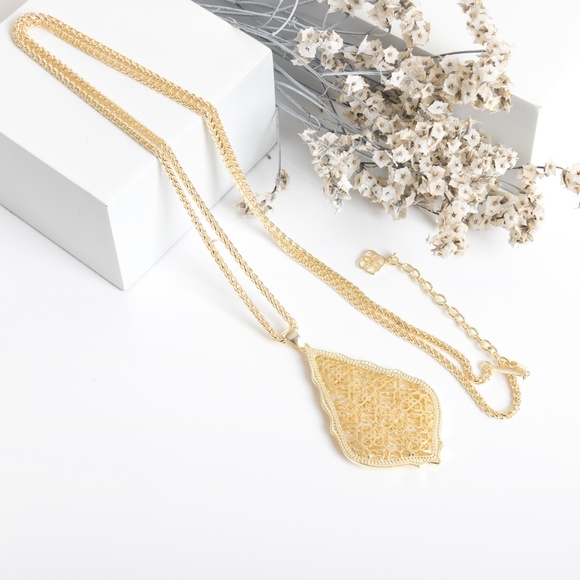 Kendra Scott Jewelry - Kendra Scott Aiden Long Pendant Necklace In Gold Kendra Scott Jewelry - Kendra Scott Aiden Long Pendant Necklace In Gold